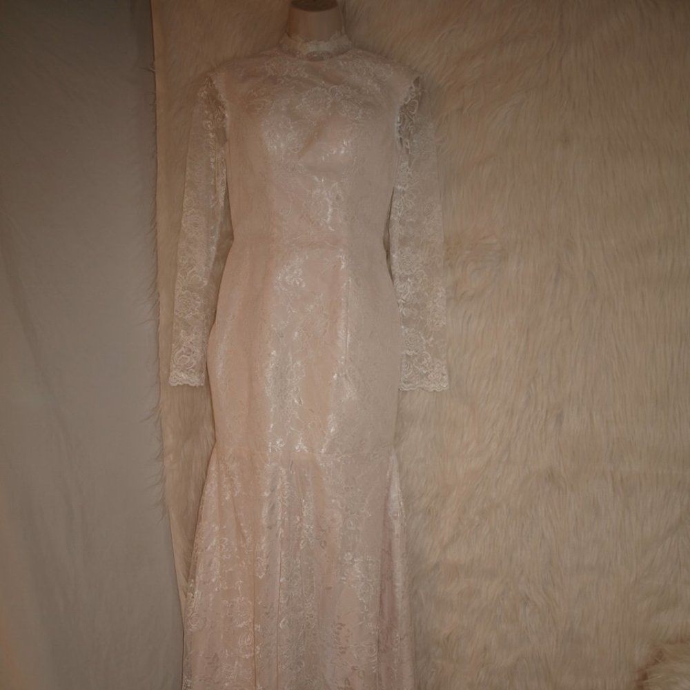 White WEDDING GOWN BY BRIDESS NEW With Tags SIZE 5